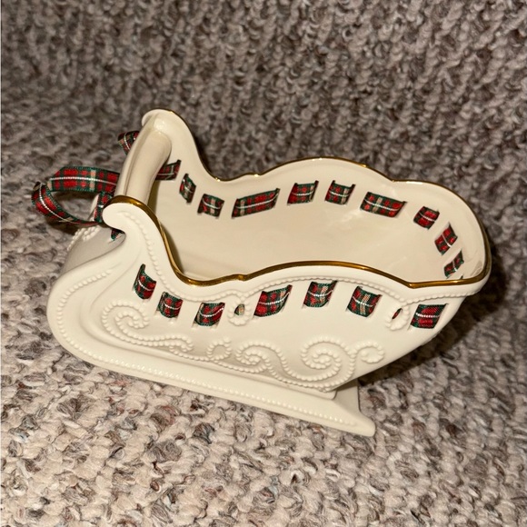 Lenox Christmas Giftables Sleigh Candy Dish Brand New, Never Used - Picture 5 of 6